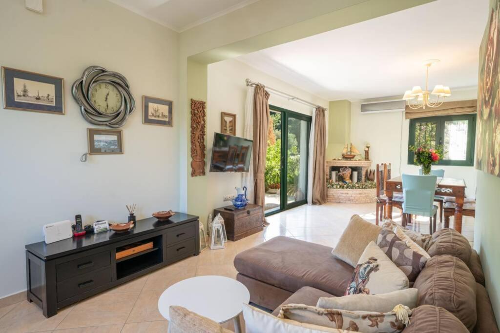 Villa Hara Ajía Effimía Kültér fotó